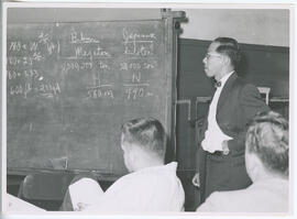 Dr. Edward T. Arakawa giving a lecture