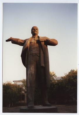 1996 [Lenin statue]